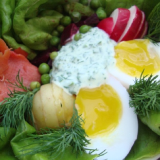 Estonian Rosolje Inspired Composed Salad https://bigsislittledish.wordpress.com/2012/04/07/a-composed-spring-salad-inspired-by-estonian-rosolje-and-birds-nests/