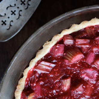 Gluten-Free Raspberry Rhubarb and Almond Tart https://bigsislittledish.wordpress.com/2013/06/13/raspberry-rhubarb-and-almond-tart-gluten-free-or-not/